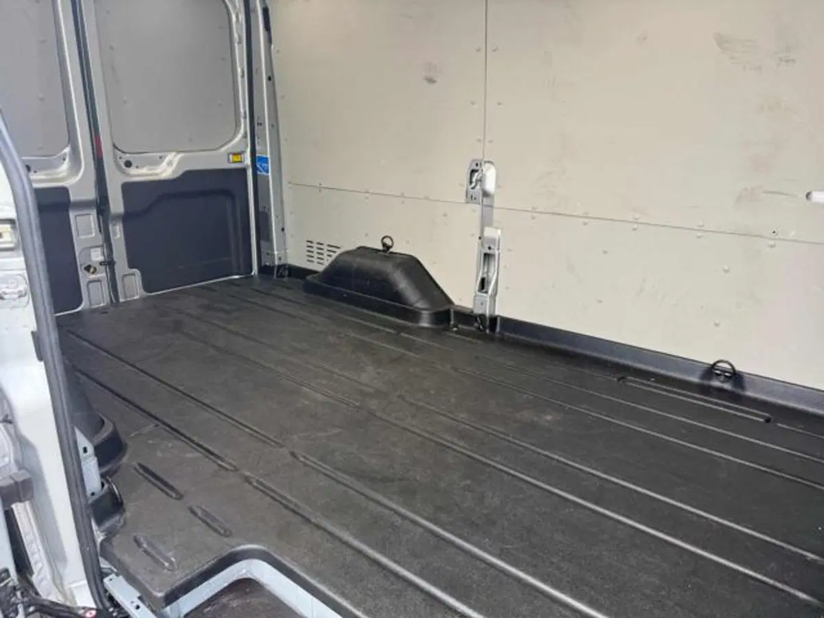 Ford E-Transit Furgone usata a Bologna (9)