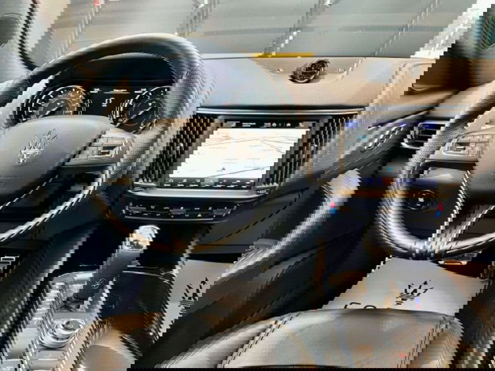 Maserati Levante usata a Torino (14)