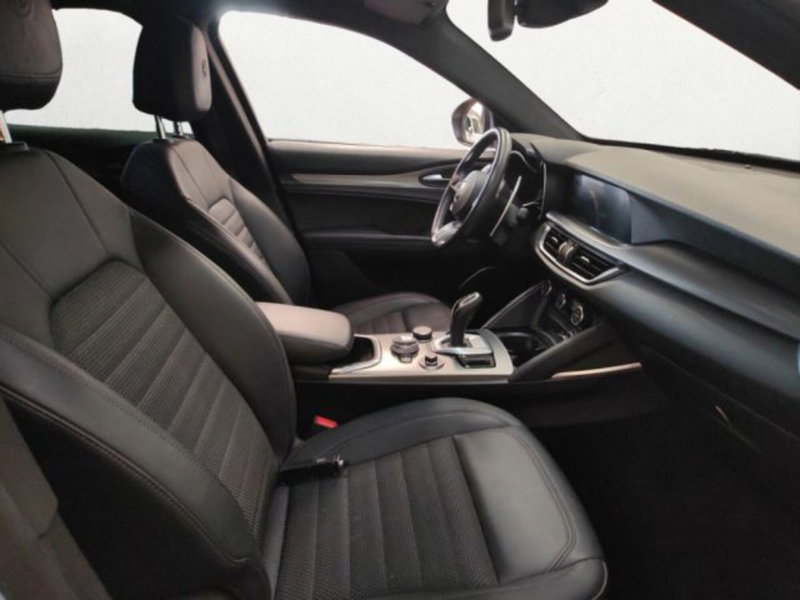 Alfa Romeo Stelvio usata a Padova (10)
