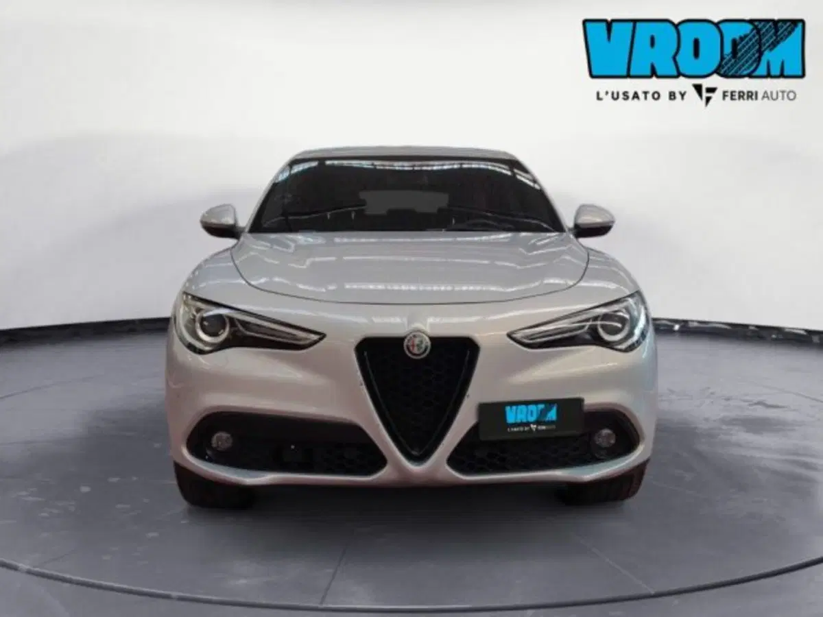 Alfa Romeo Stelvio usata a Padova (3)