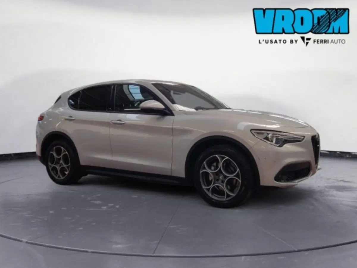 Alfa Romeo Stelvio usata a Padova (4)