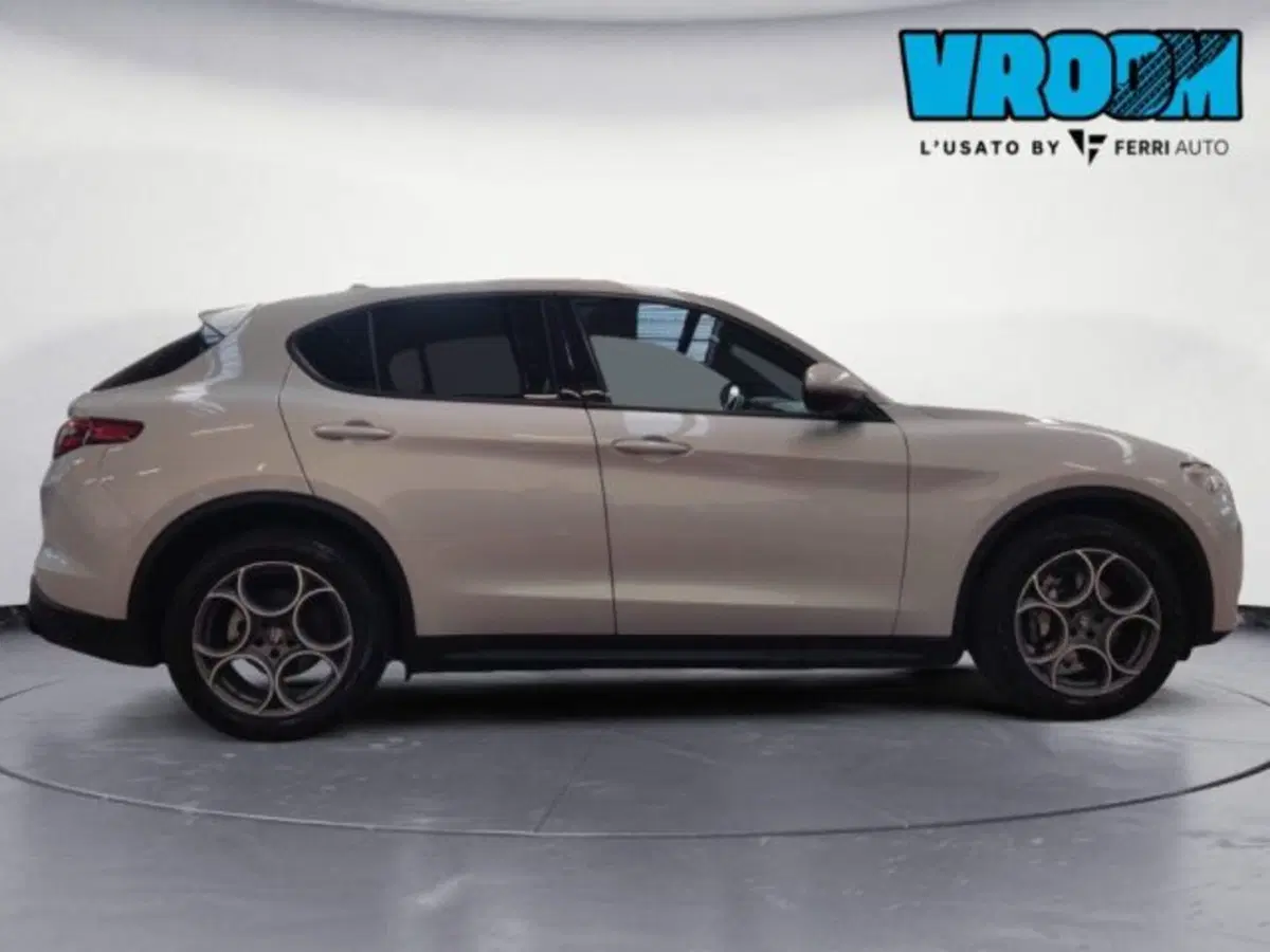 Alfa Romeo Stelvio usata a Padova (5)