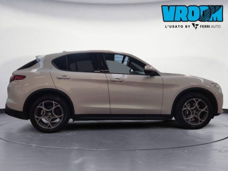 Alfa Romeo Stelvio usata a Padova (4)