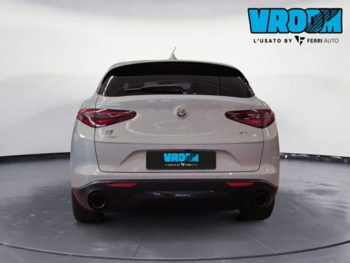 Alfa Romeo Stelvio usata a Padova (8)