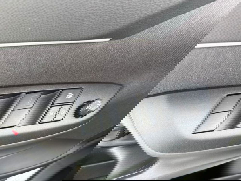 Toyota Yaris Cross usata a Roma (18)