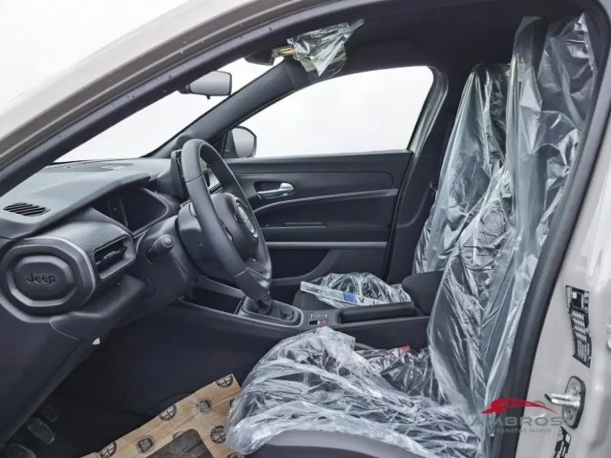 Jeep Avenger nuova a Perugia (10)