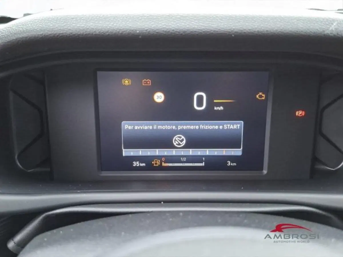 Jeep Avenger nuova a Perugia (13)