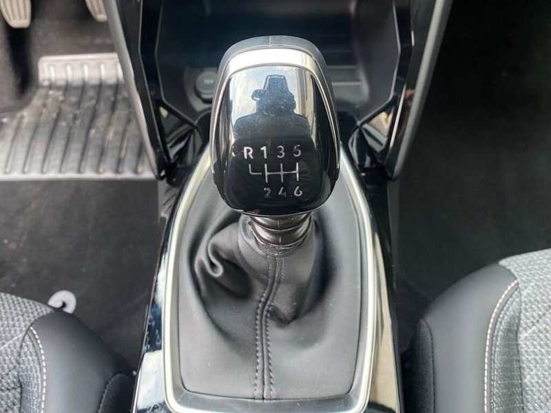 Peugeot 208 nuova a Torino (12)