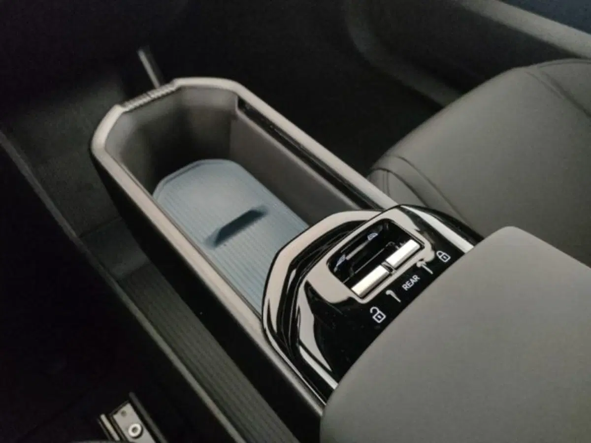 Volvo EX30 nuova a Modena (18)