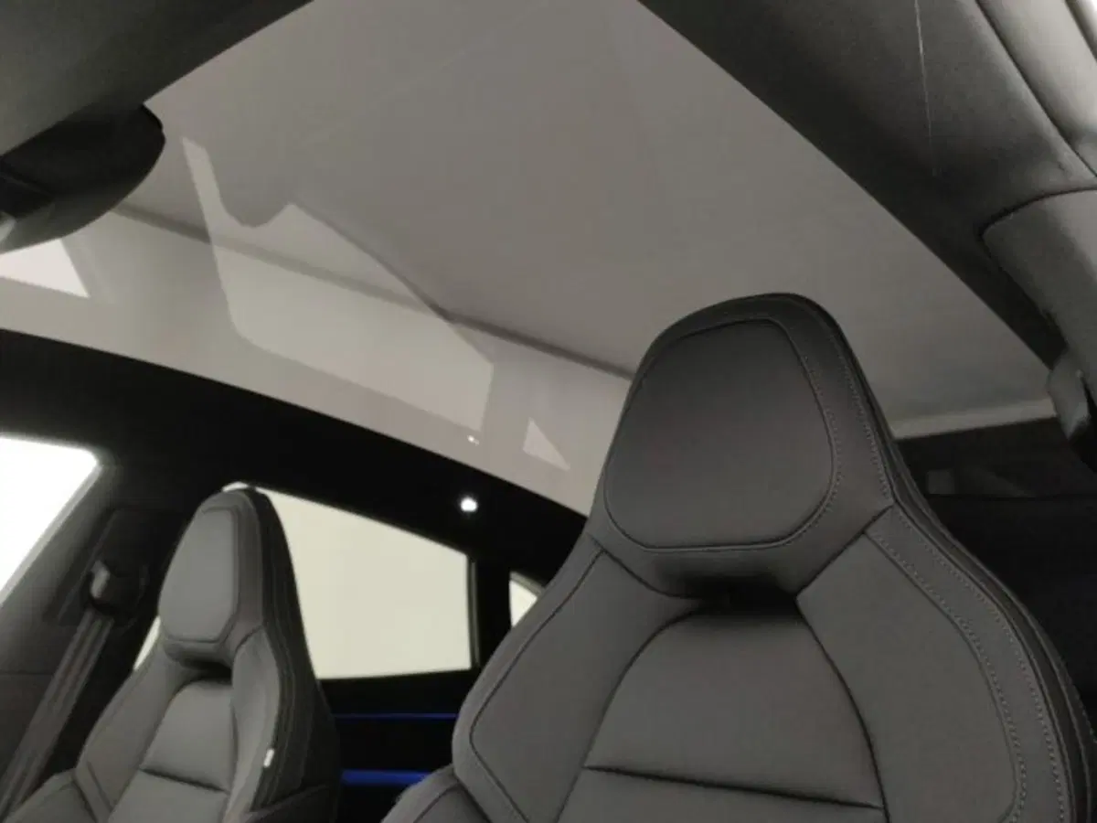 Polestar Polestar 4 nuova a Modena (17)