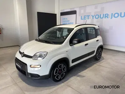 Fiat Panda 1.0 FireFly S&amp;S Hybrid City Cross del 2021 usata a Modugno