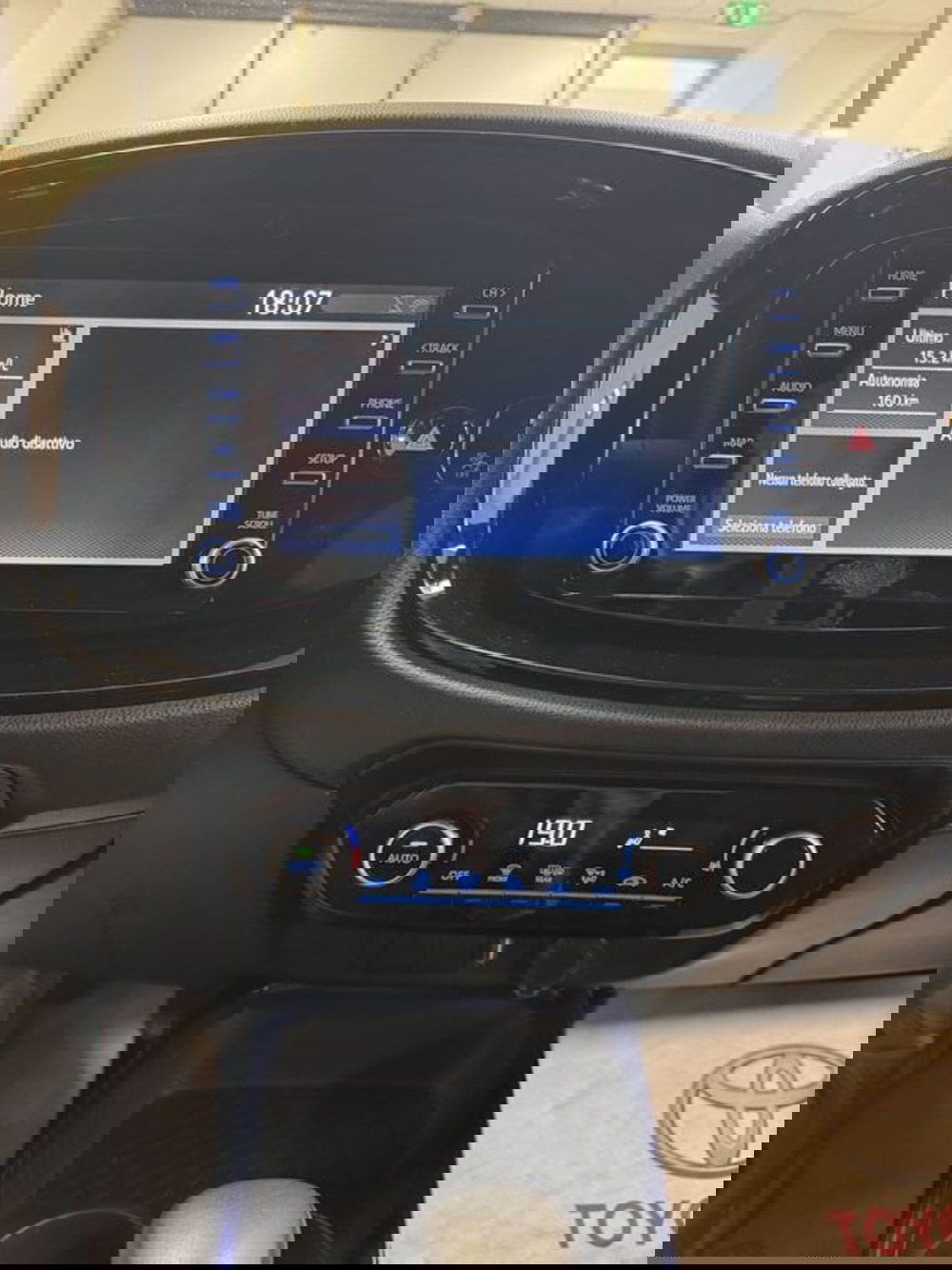 Toyota Aygo X usata a Prato (12)