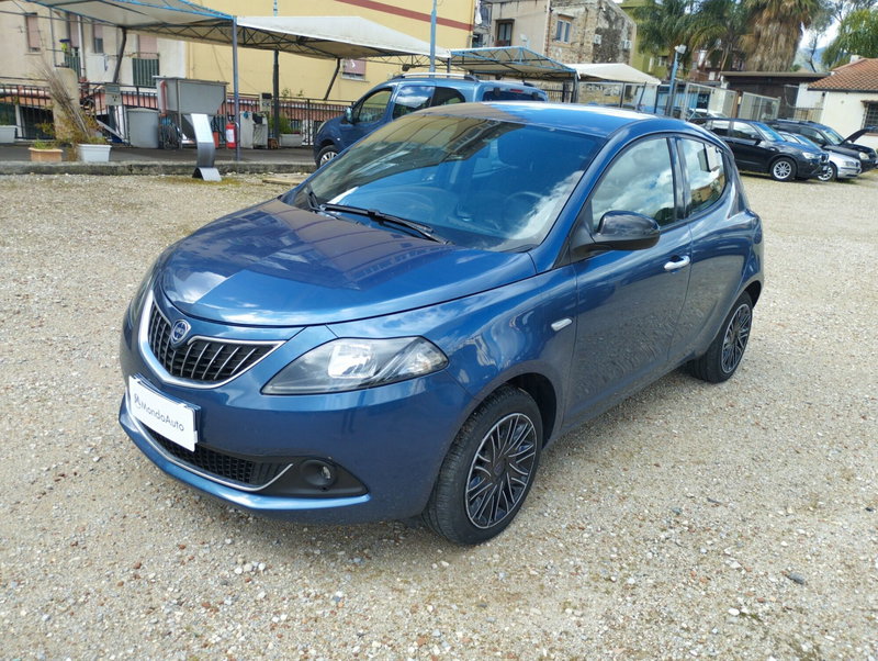 Lancia Ypsilon usata a Palermo