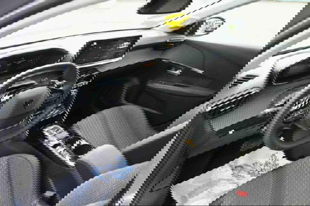 Peugeot 208 nuova a Torino (12)