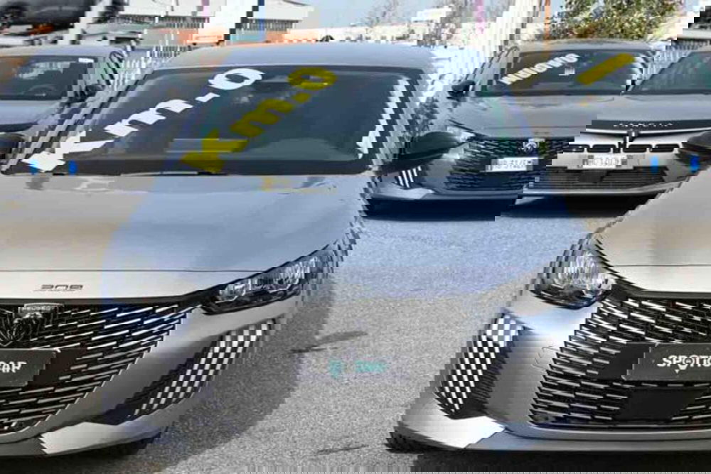 Peugeot 208 nuova a Torino (2)