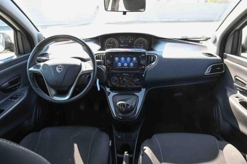Lancia Ypsilon usata a Torino (11)
