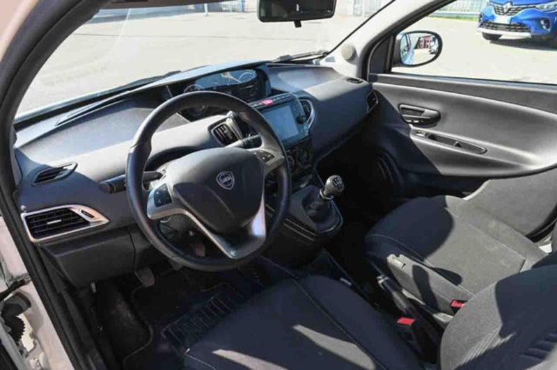 Lancia Ypsilon usata a Torino (12)