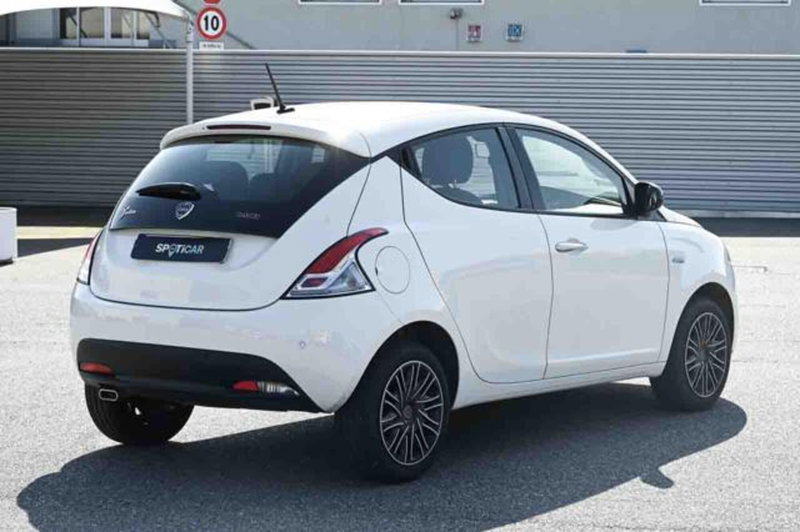 Lancia Ypsilon usata a Torino (5)