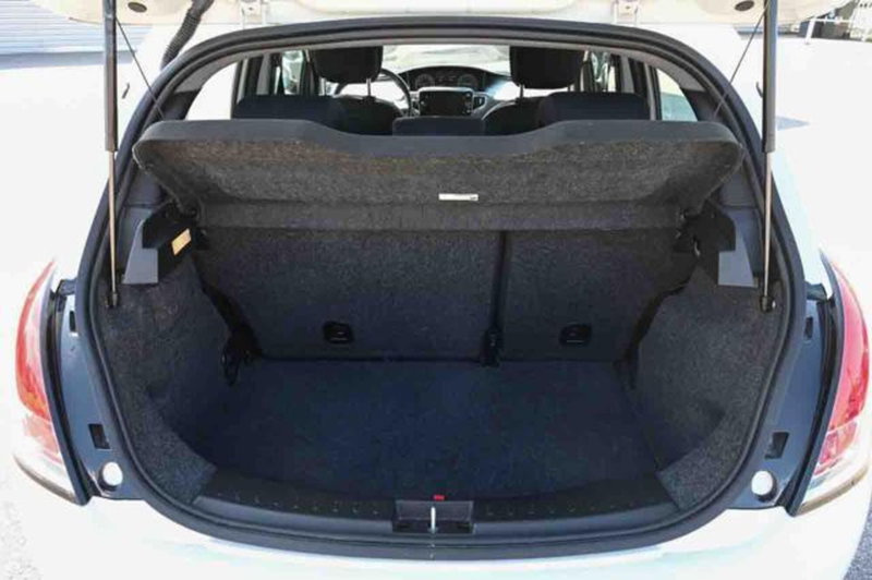 Lancia Ypsilon usata a Torino (9)
