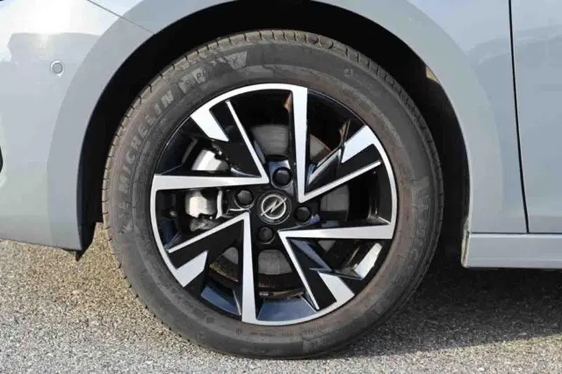 Opel Corsa usata a Torino (10)