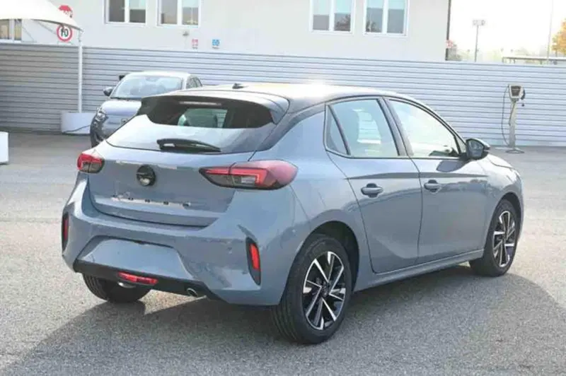 Opel Corsa usata a Torino (5)