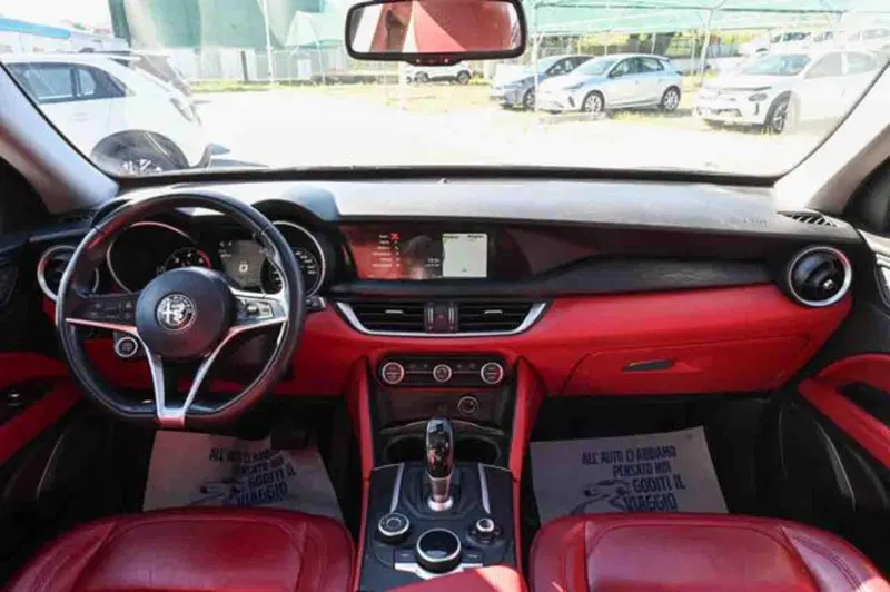 Alfa Romeo Stelvio usata a Torino (12)