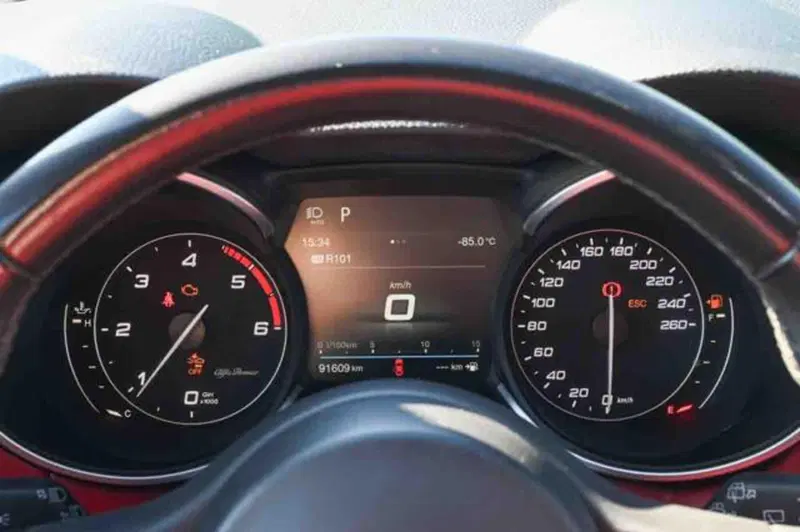 Alfa Romeo Stelvio usata a Torino (18)