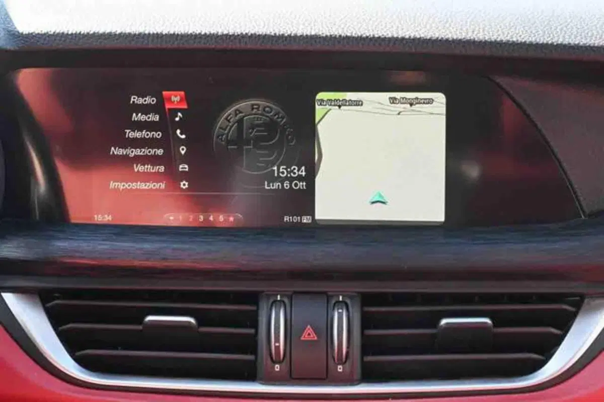 Alfa Romeo Stelvio usata a Torino (19)