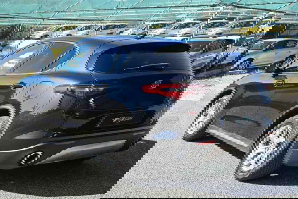 Alfa Romeo Stelvio usata a Torino (7)