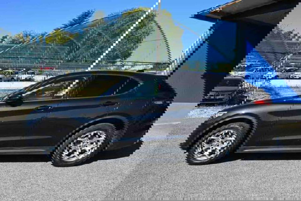 Alfa Romeo Stelvio usata a Torino (8)