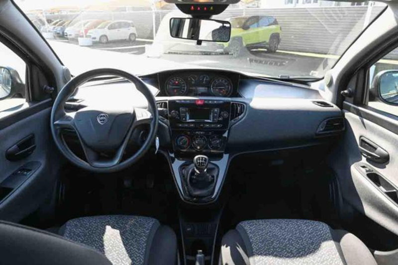 Lancia Ypsilon usata a Torino (11)