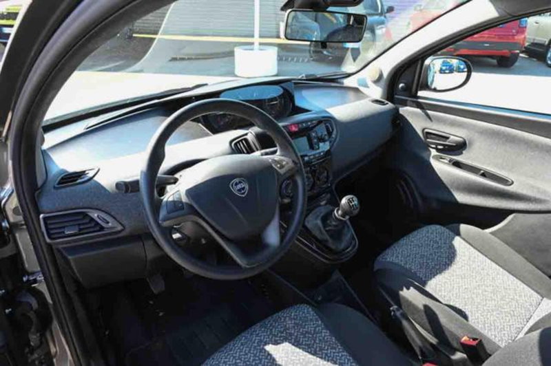 Lancia Ypsilon usata a Torino (12)