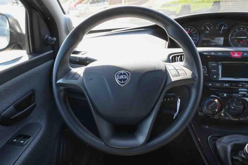 Lancia Ypsilon usata a Torino (16)