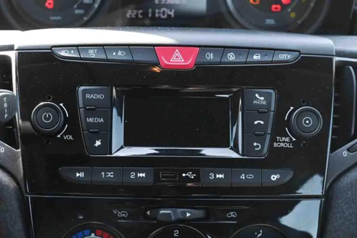 Lancia Ypsilon usata a Torino (18)
