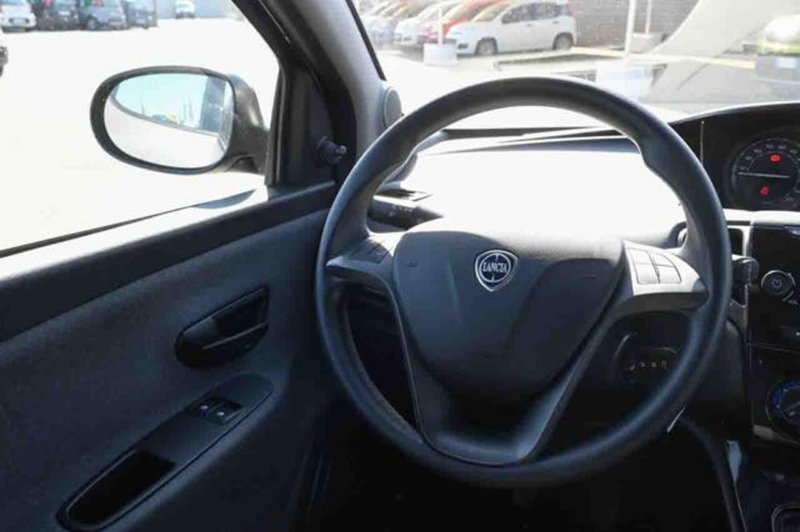 Lancia Ypsilon usata a Torino (20)
