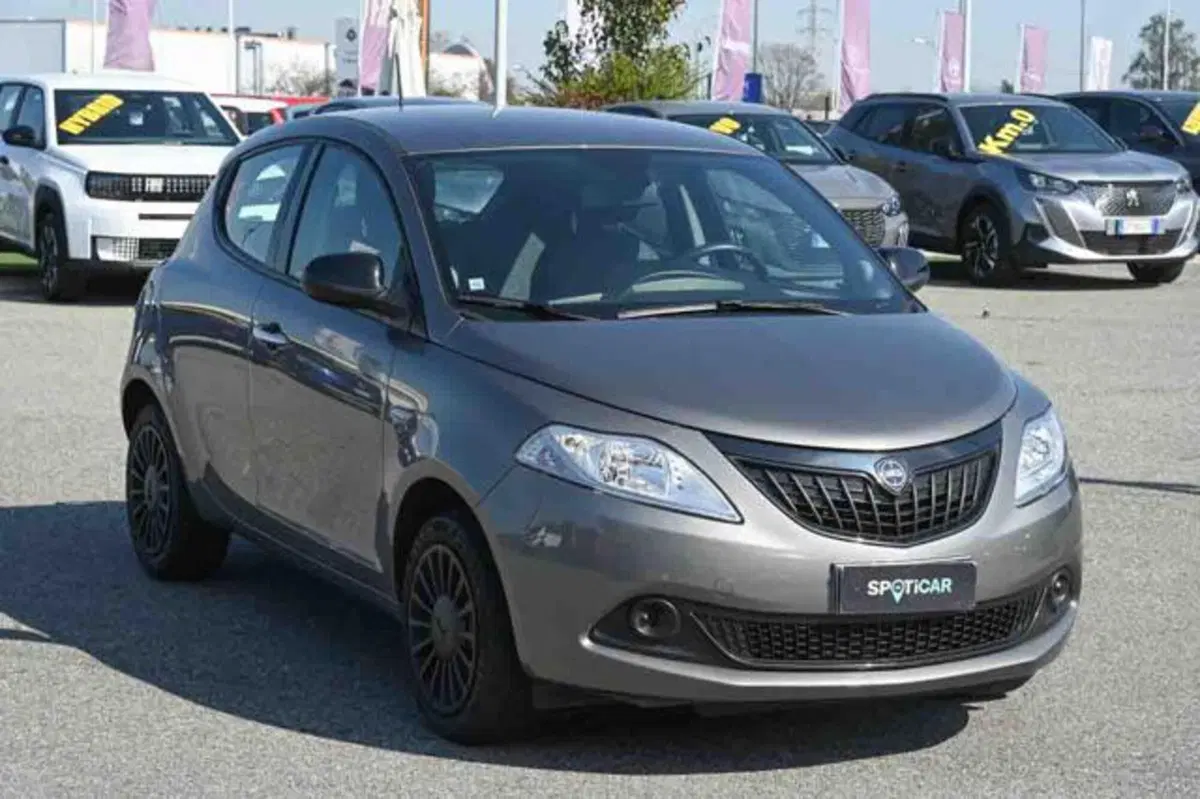 Lancia Ypsilon usata a Torino (3)