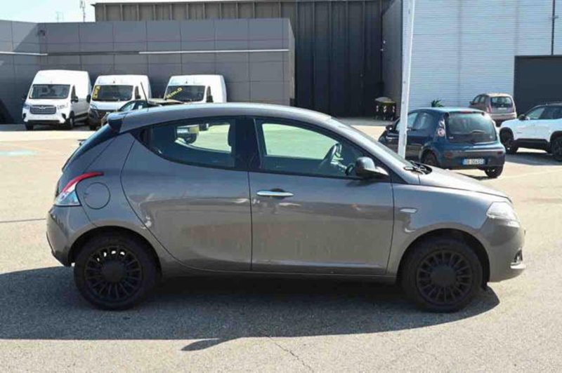 Lancia Ypsilon usata a Torino (4)
