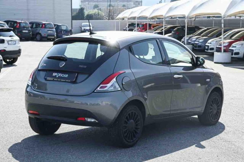 Lancia Ypsilon usata a Torino (5)