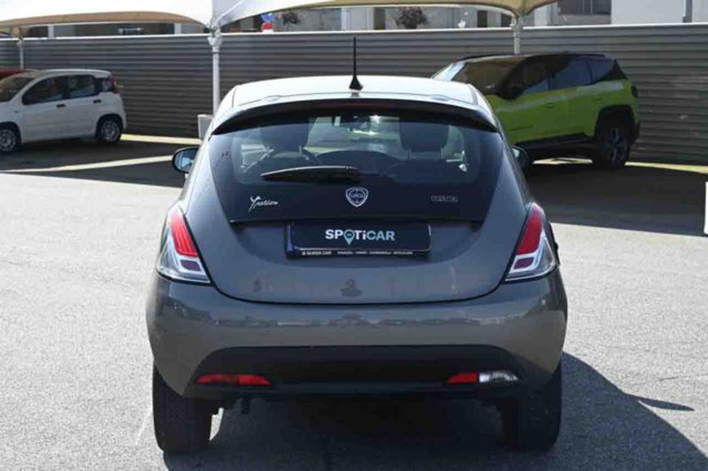 Lancia Ypsilon usata a Torino (6)