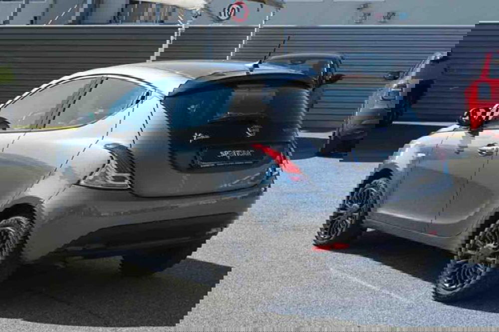 Lancia Ypsilon usata a Torino (7)