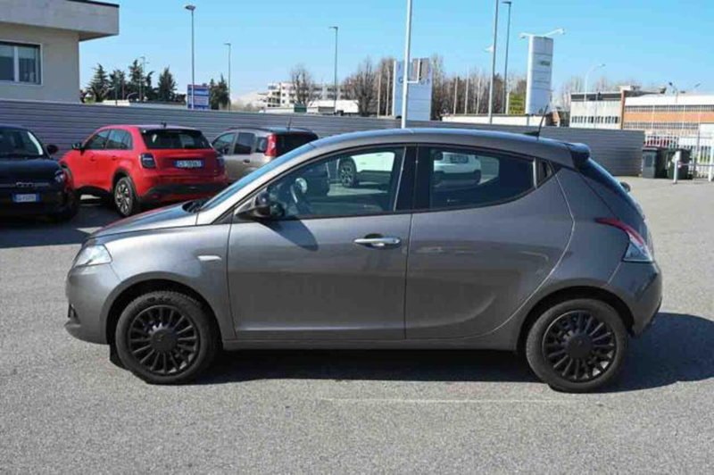 Lancia Ypsilon usata a Torino (8)
