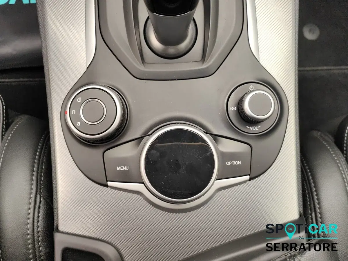 Alfa Romeo Stelvio usata a Como (17)