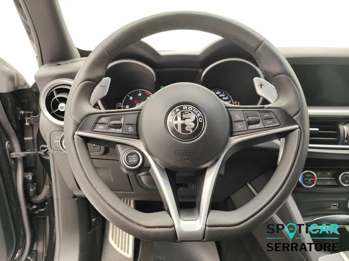 Alfa Romeo Stelvio usata a Como (18)
