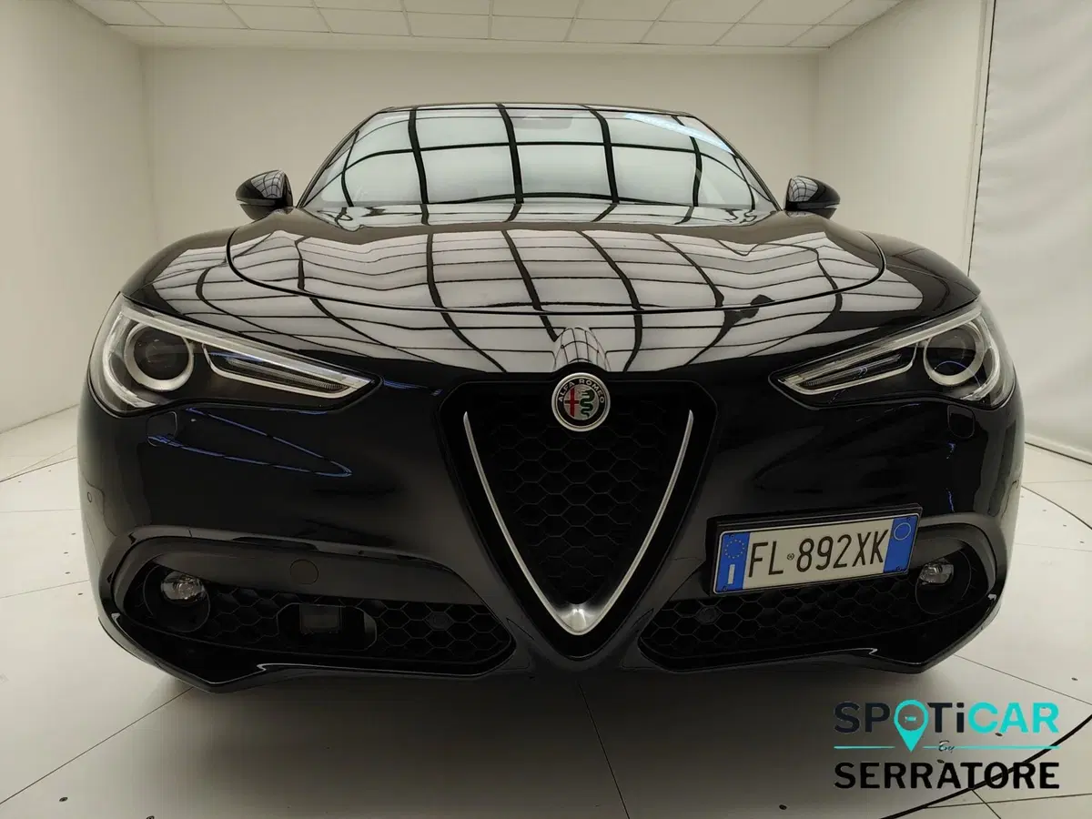 Alfa Romeo Stelvio usata a Como (2)