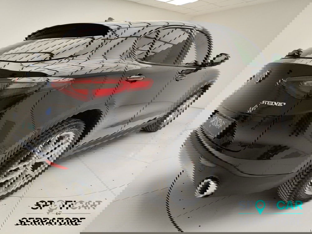 Alfa Romeo Stelvio usata a Como (6)