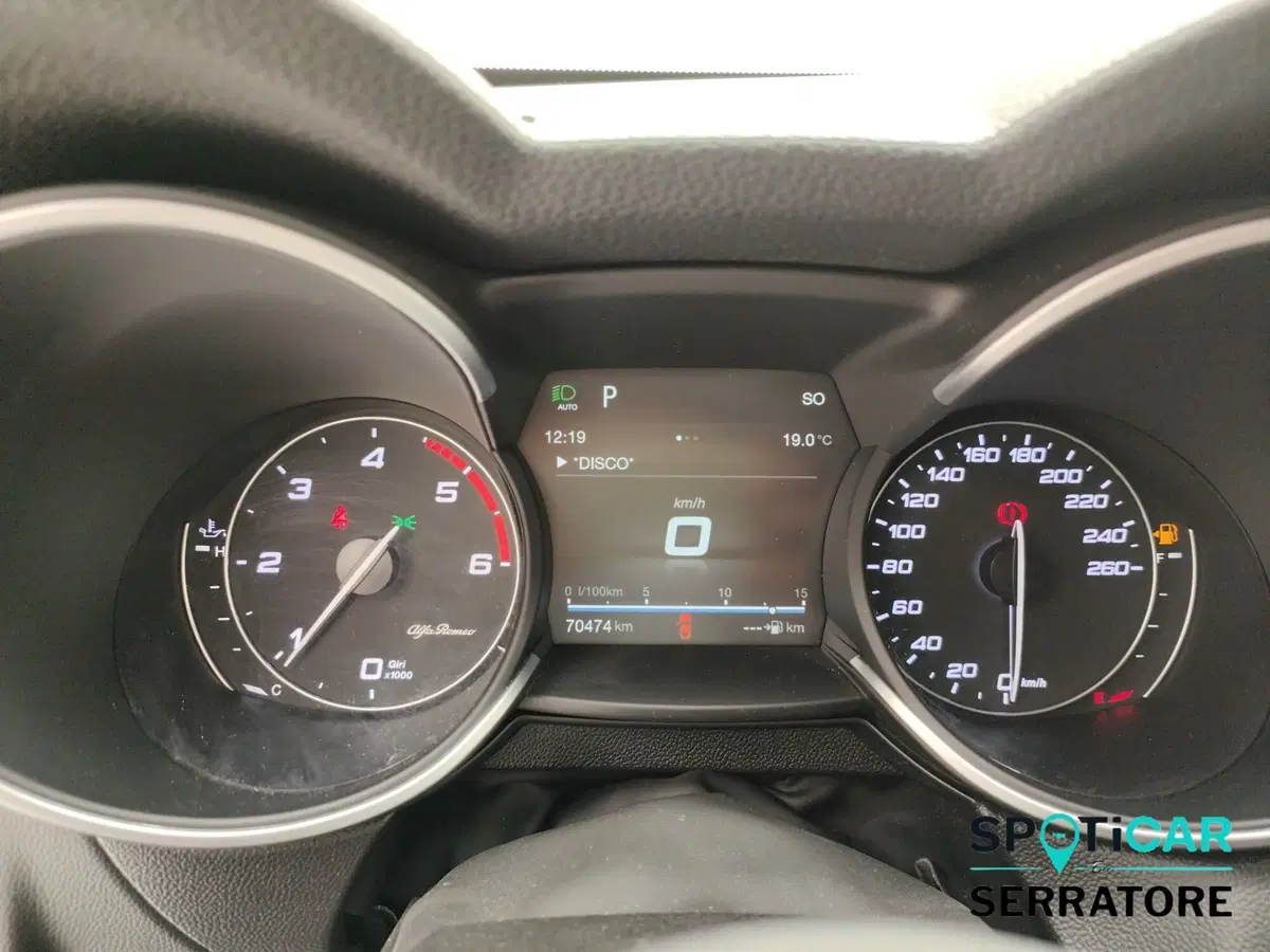 Alfa Romeo Stelvio usata a Como (8)