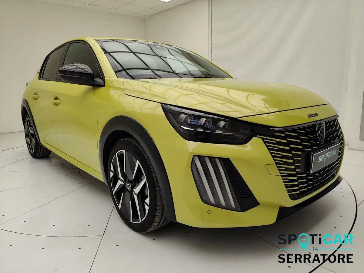 Peugeot 208 usata a Como (3)