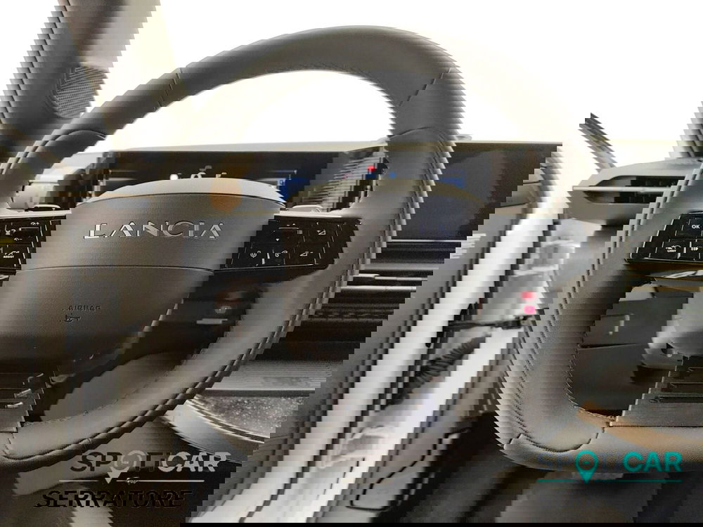 Lancia Ypsilon usata a Como (16)