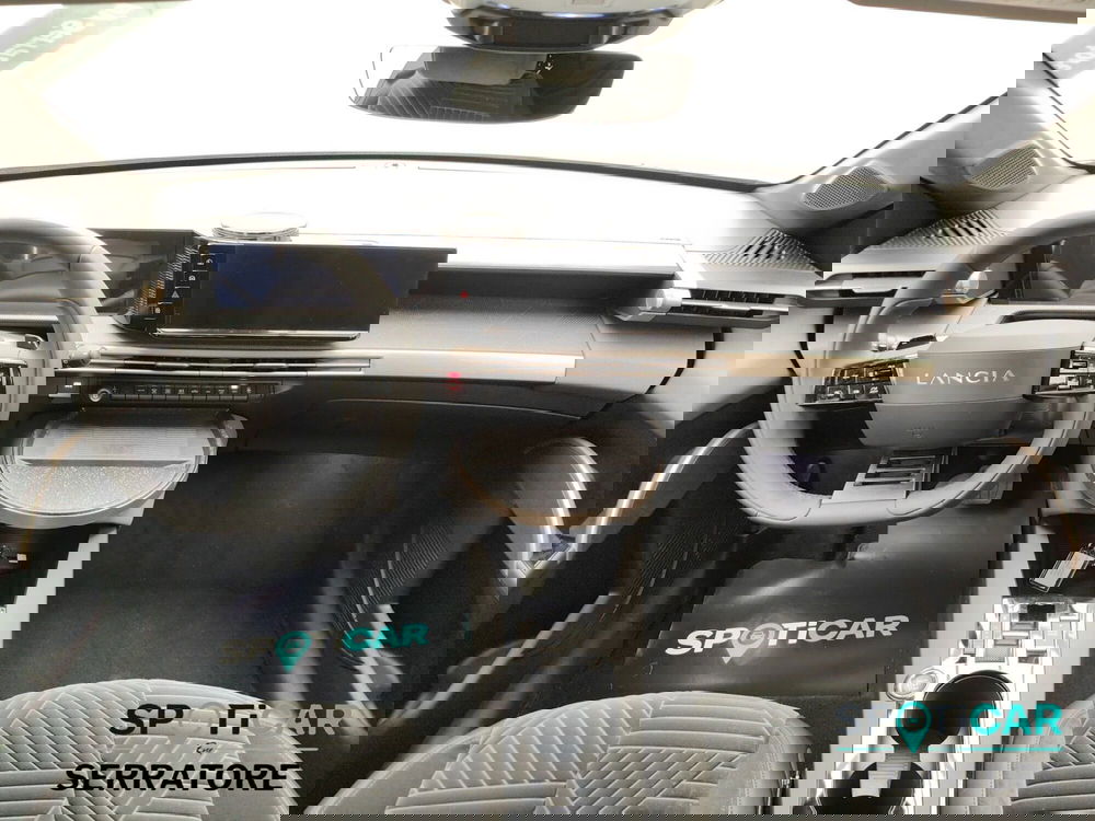 Lancia Ypsilon usata a Como (7)