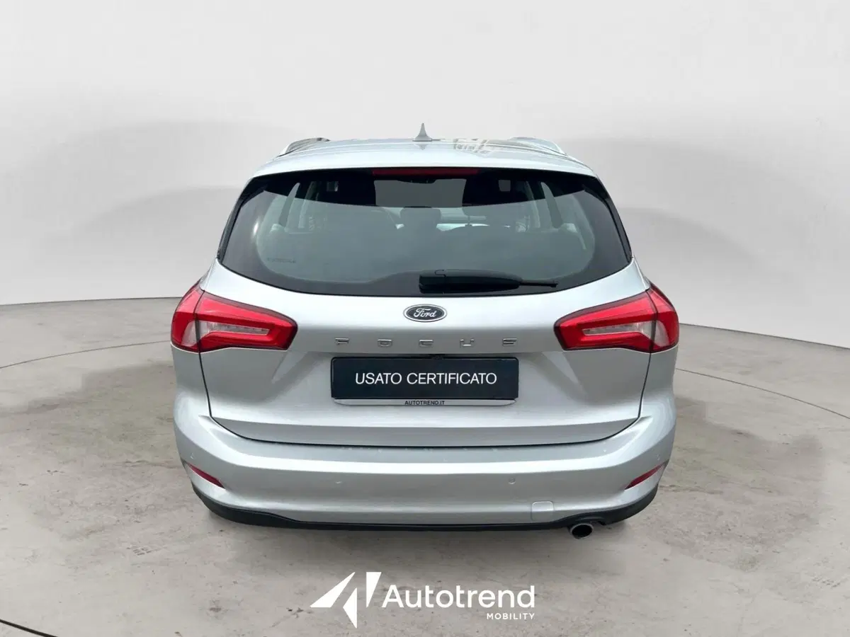 Ford Focus Station Wagon usata a Bari (4)